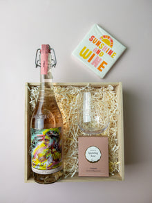  Sunshine & Wine Sparkling Rose Box