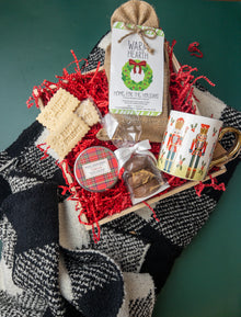  Warm 'n Cozy Holiday Assortment Box